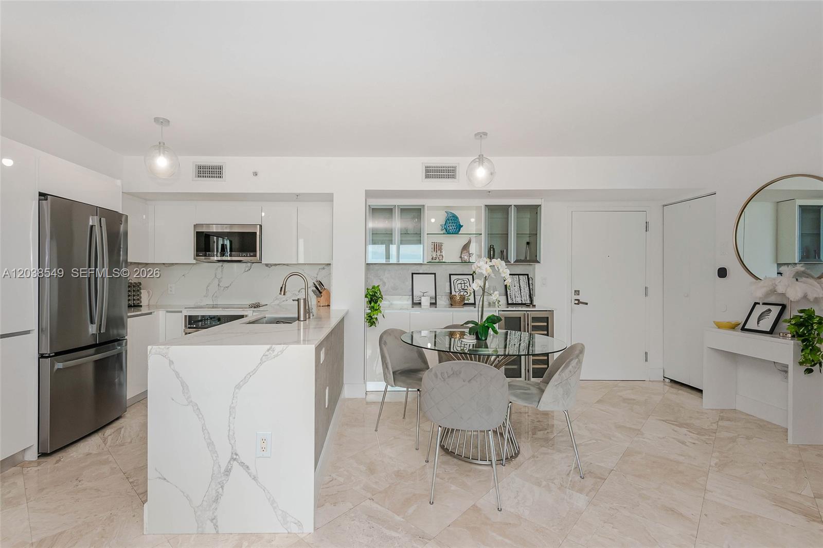 90 Alton Road, Unit 1109 Miami Beach, FL 33139 - Photo 10 of 28
