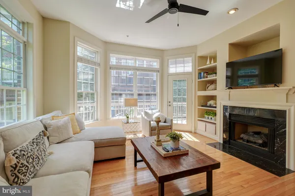 $795,500 | 47816 Scotsborough Square, Sterling, VA 20165