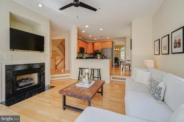 $795,500 | 47816 Scotsborough Square, Sterling, VA 20165