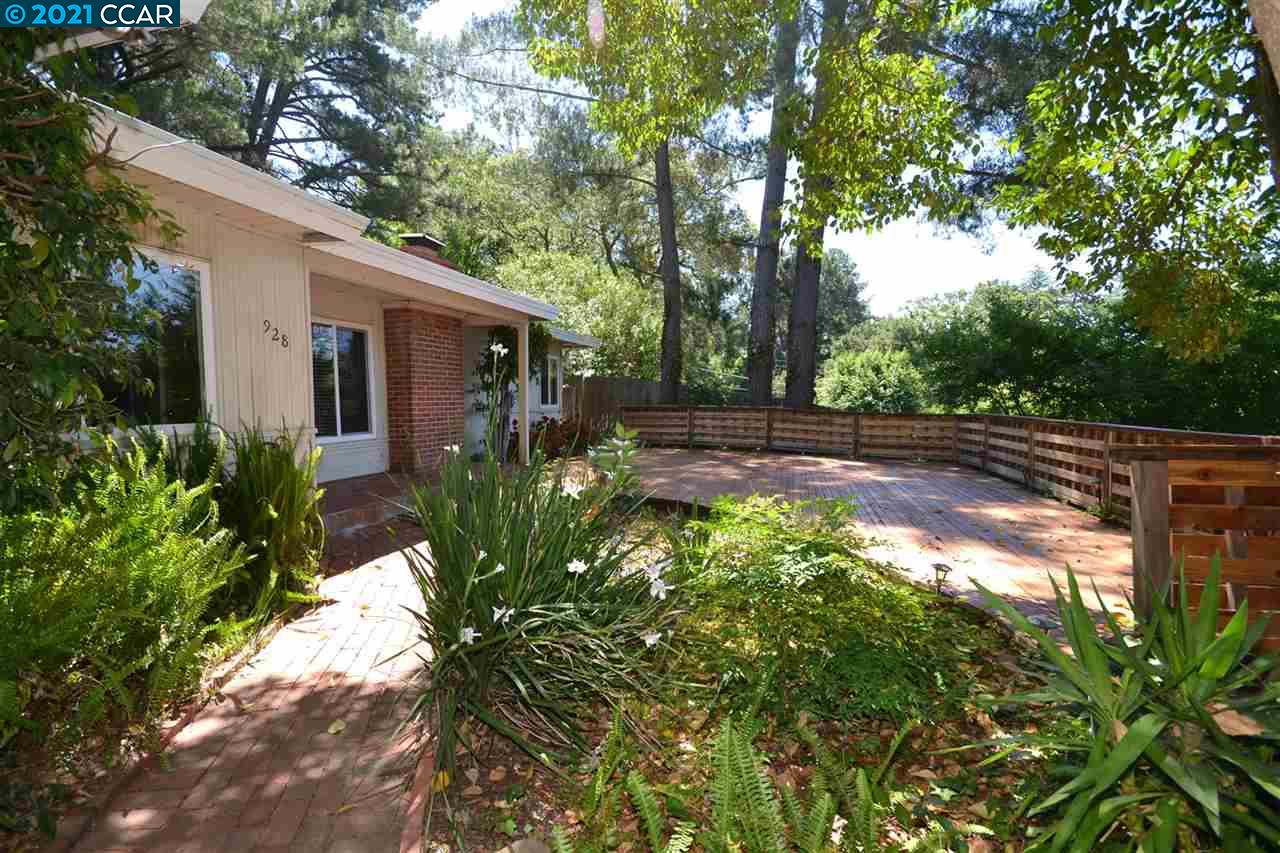 928 Janet Lane Lafayette, CA 94549 - Photo 3 of 35 a view of outdoor space and yard