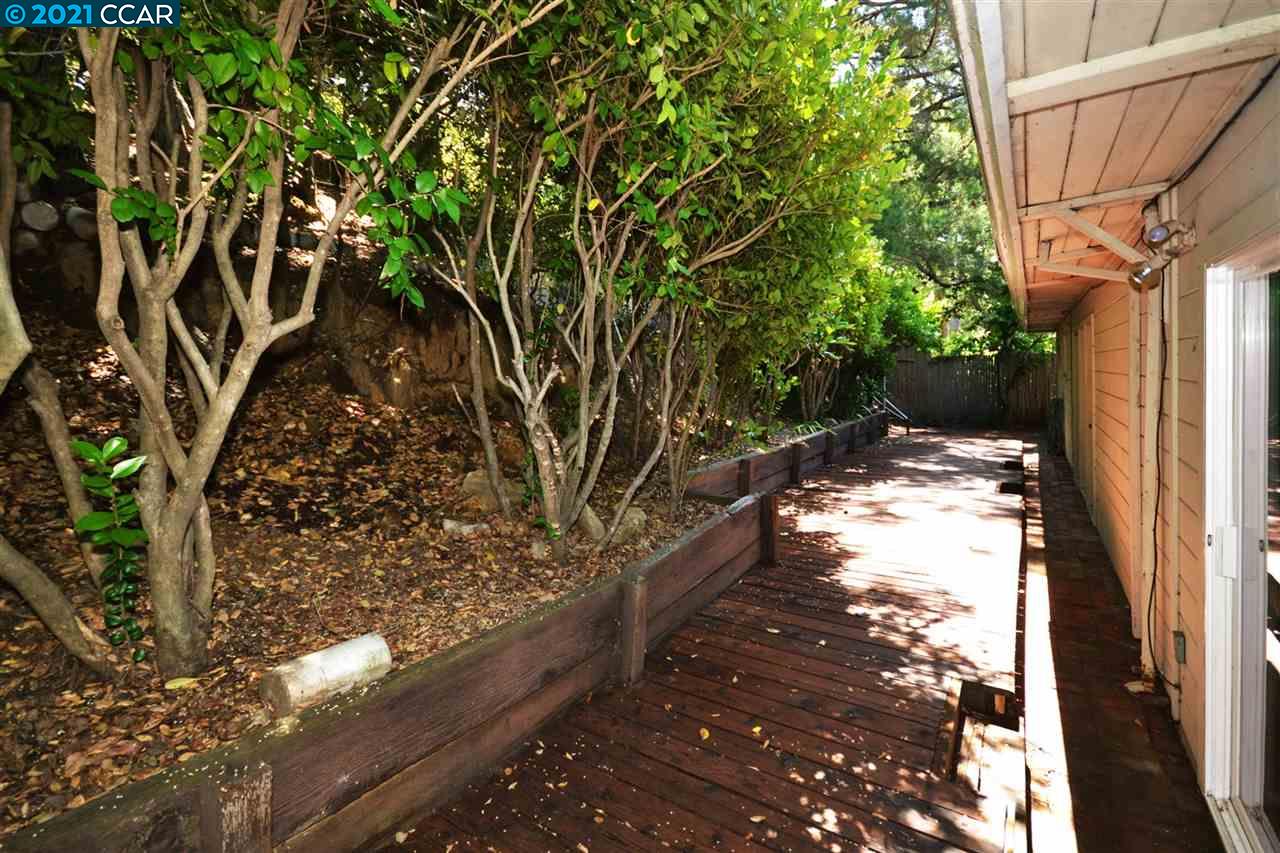 928 Janet Lane Lafayette, CA 94549 - Photo 29 of 35 a view of a yard with wooden fence