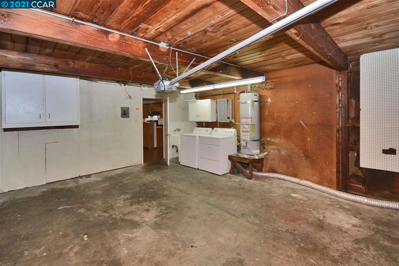 928 Janet Lane Lafayette, CA 94549 - Photo 34 of 35 a view of a room with wooden walls