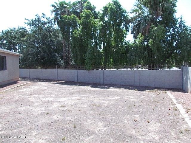4409 West Coronado Road Phoenix, AZ 85035 - Photo 11 of 40 023-333230 - back yard (2)