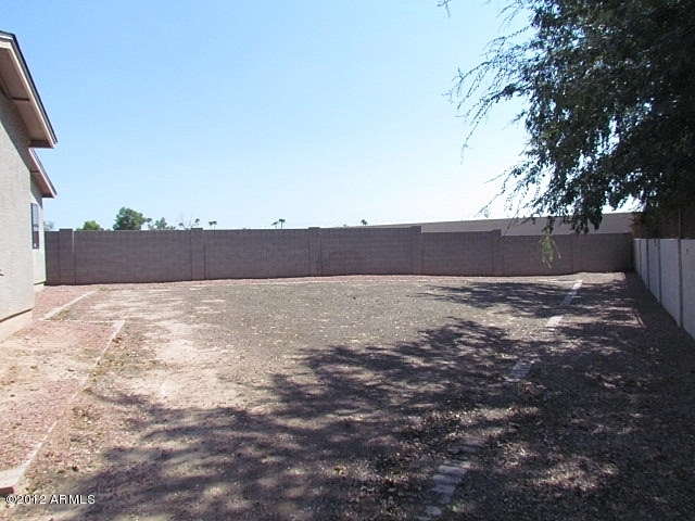 4409 West Coronado Road Phoenix, AZ 85035 - Photo 12 of 40 023-333230 - back yard (3)