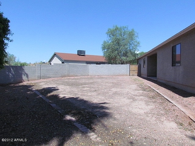 4409 West Coronado Road Phoenix, AZ 85035 - Photo 13 of 40 023-333230 - back yard (4)