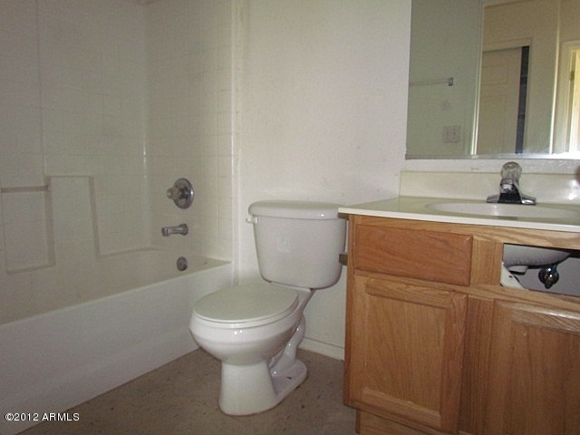 4409 West Coronado Road Phoenix, AZ 85035 - Photo 36 of 40 023-333230 - bathroom 2
