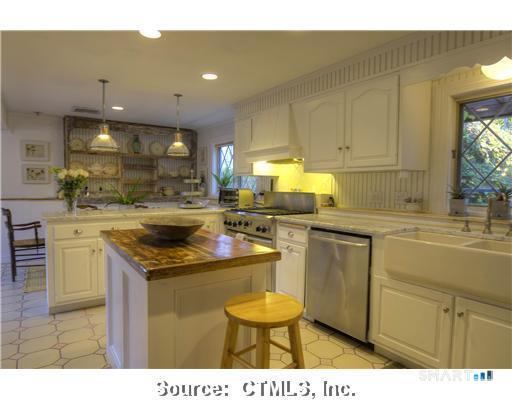 38 Strawberry Ridge Road Warren, CT 06777 - Photo 4 of 31