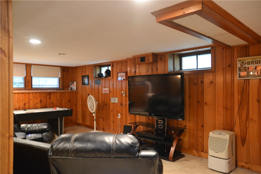 1379 Hope Road Cranston, RI 02831 - Photo 21 of 28 Entertainment!