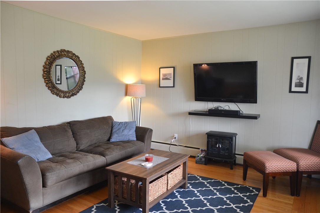 1379 Hope Road Cranston, RI 02831 - Photo 7 of 28 Living Area