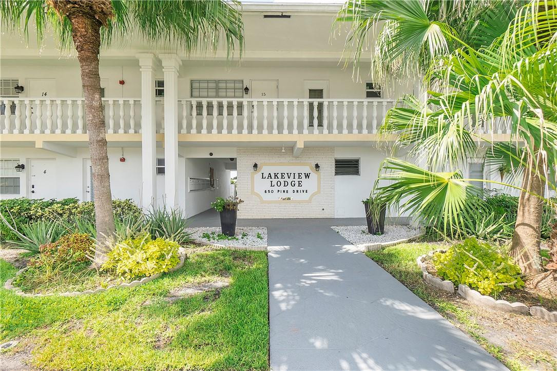 650 Pine Drive, Unit 17 Pompano Beach, FL 33060 - Photo 13 of 19 Photo 13