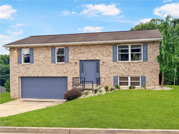 $299,900 | 3233 St Charles Drive, Steubenville, OH 43952