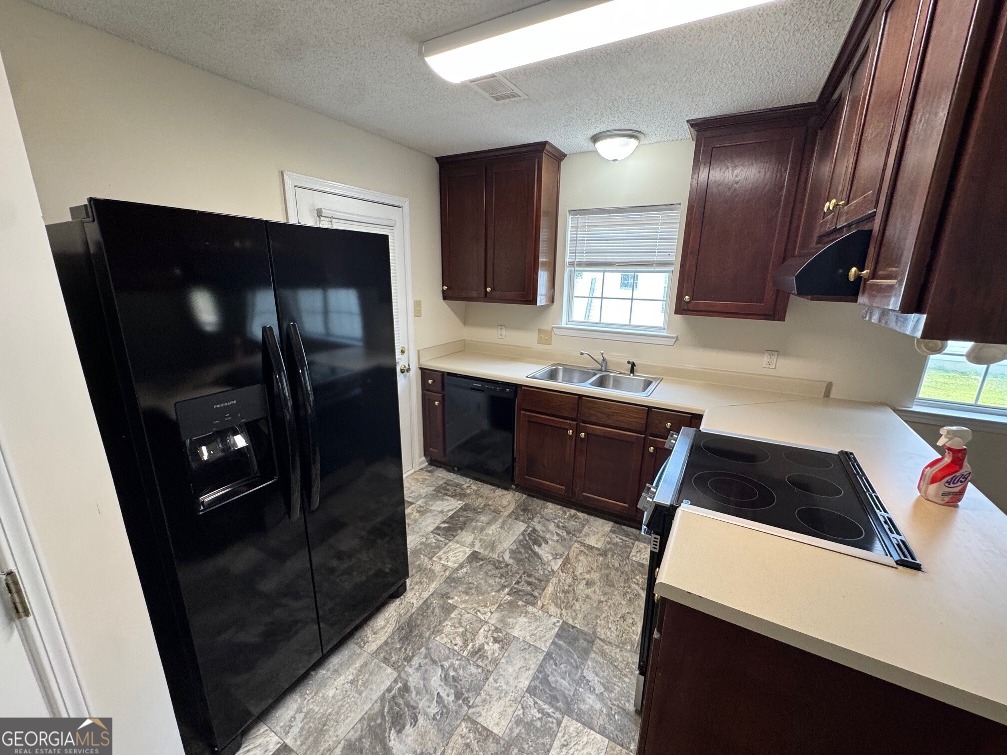 113 Georgetown Boulevard Warner Robins, GA 31088 - Photo 2 of 6