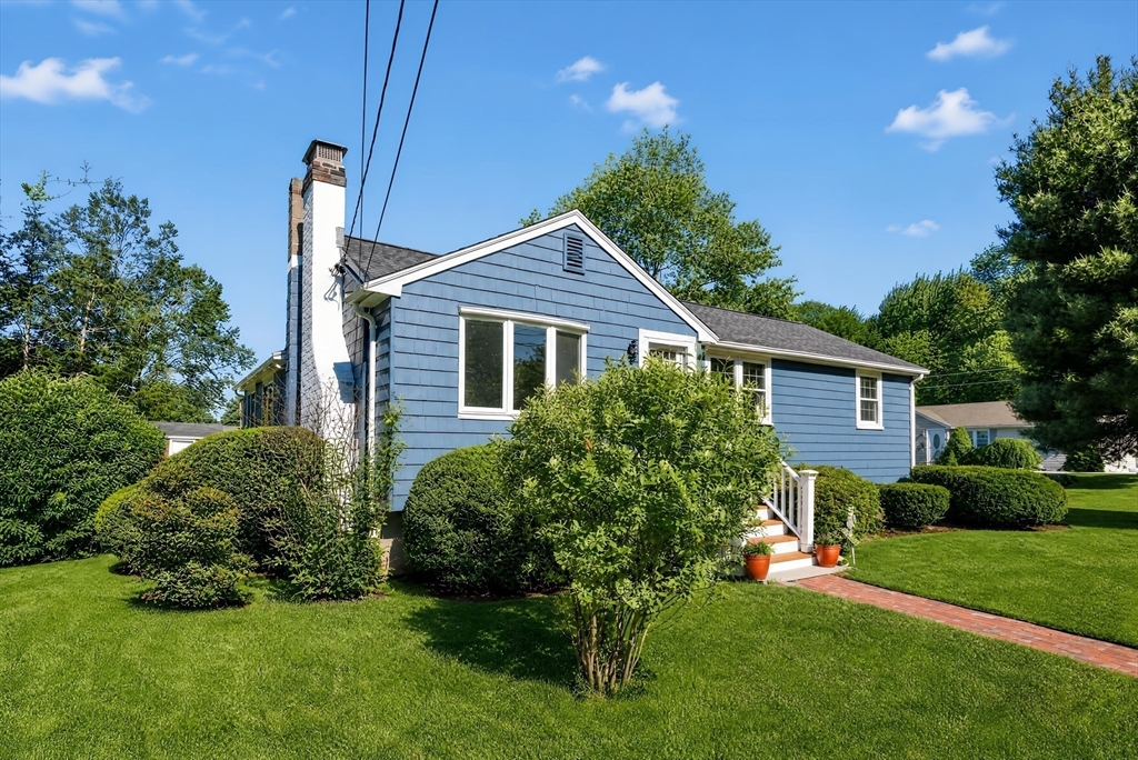 3 Rindone Street Holbrook, MA 02343 - Photo 2 of 32