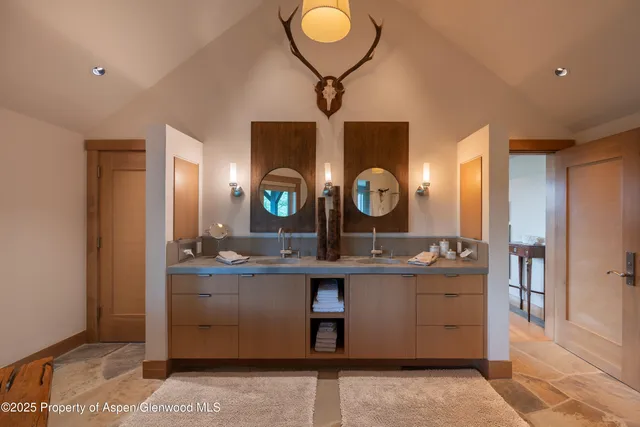 a view of an entryway