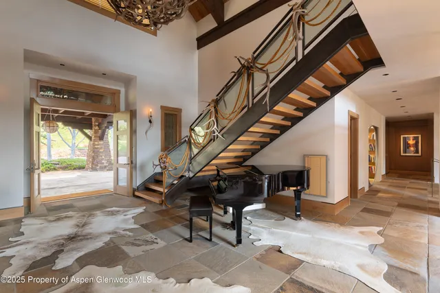 a view of an entryway