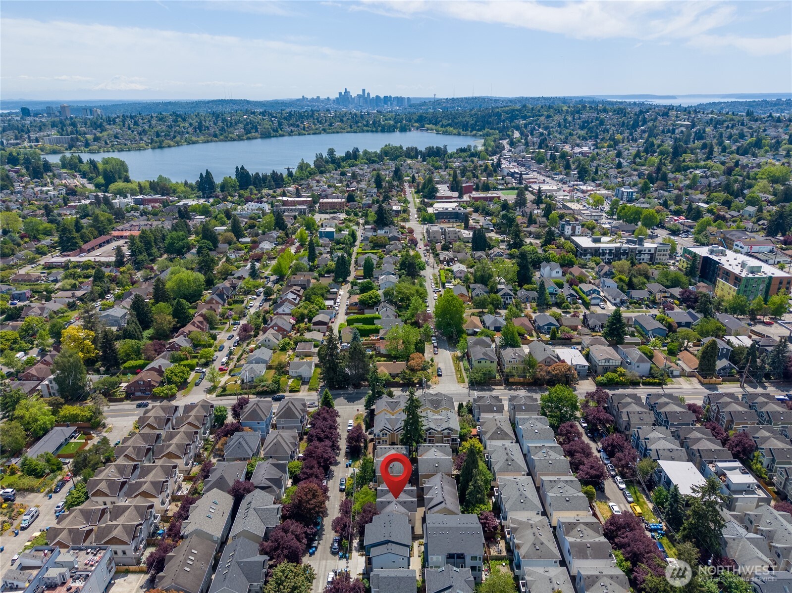 8517 Stone Avenue North, Unit B Seattle, WA 98103 - Photo 23 of 24