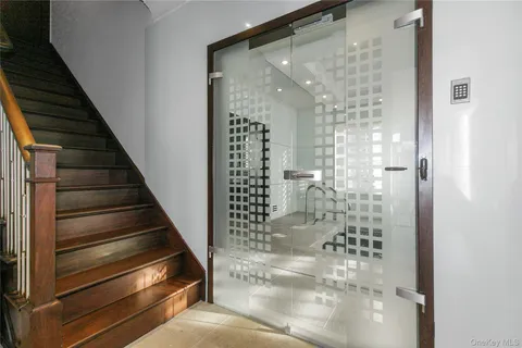 $5,698,000 | 5 Farmwoods Lane, Glen Head, NY 11545