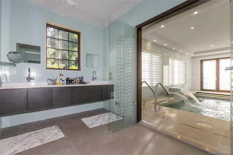 $5,698,000 | 5 Farmwoods Lane, Glen Head, NY 11545