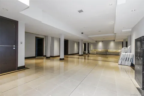 $5,698,000 | 5 Farmwoods Lane, Glen Head, NY 11545