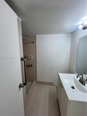 $2,500 | 4717 Northwest 7th Street, Unit 60110, Miami, FL 33126