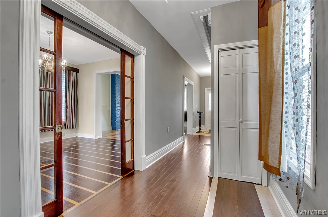 43 15th Street Buffalo, NY 14213 - Photo 11 of 40