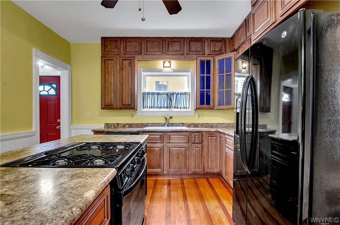 43 15th Street Buffalo, NY 14213 - Photo 13 of 40