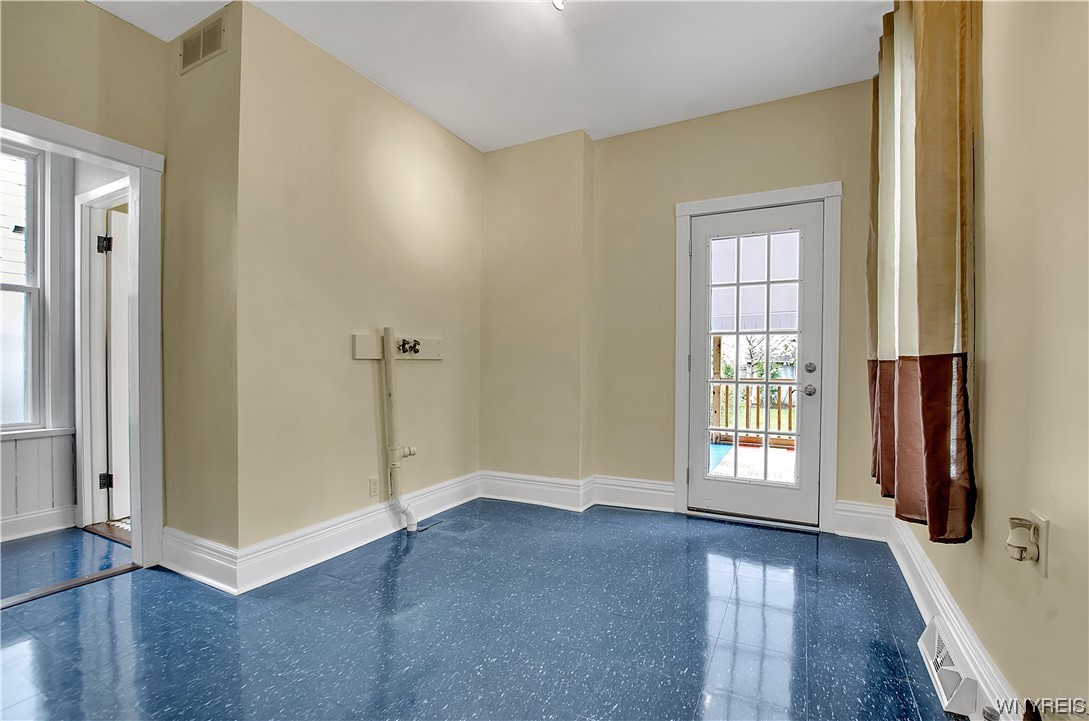 43 15th Street Buffalo, NY 14213 - Photo 18 of 40