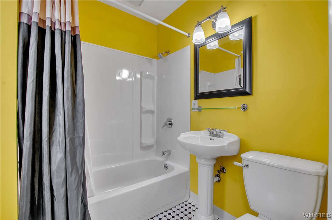 43 15th Street Buffalo, NY 14213 - Photo 21 of 40