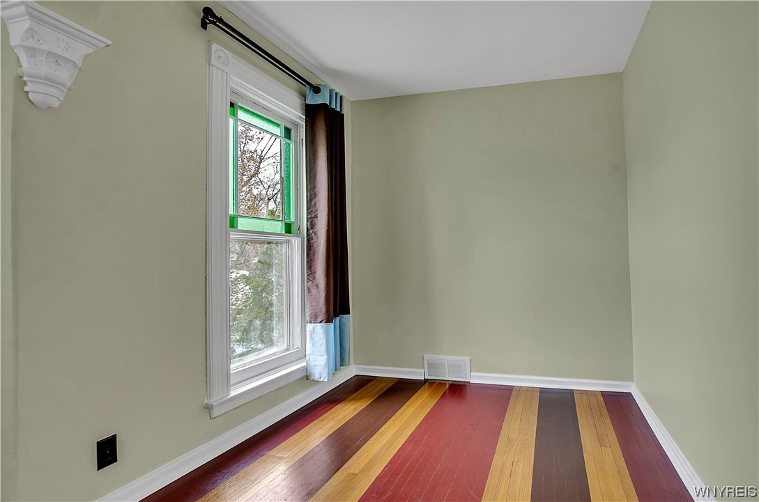 43 15th Street Buffalo, NY 14213 - Photo 25 of 40