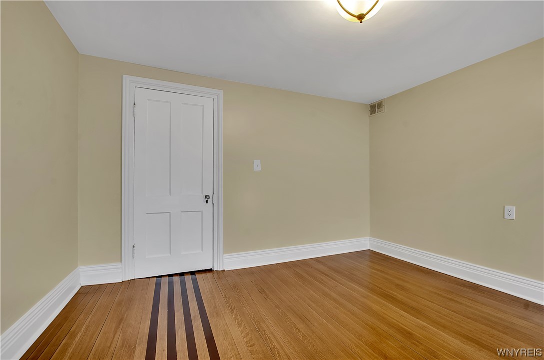 43 15th Street Buffalo, NY 14213 - Photo 30 of 40