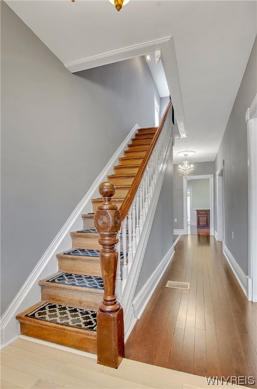 43 15th Street Buffalo, NY 14213 - Photo 4 of 40