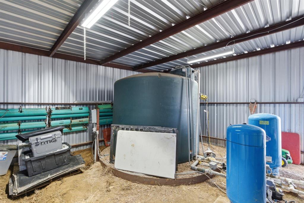 1601 A Stafford Road Weatherford, TX 76088 - Photo 20 of 34 a view of a backyard with open kitchen