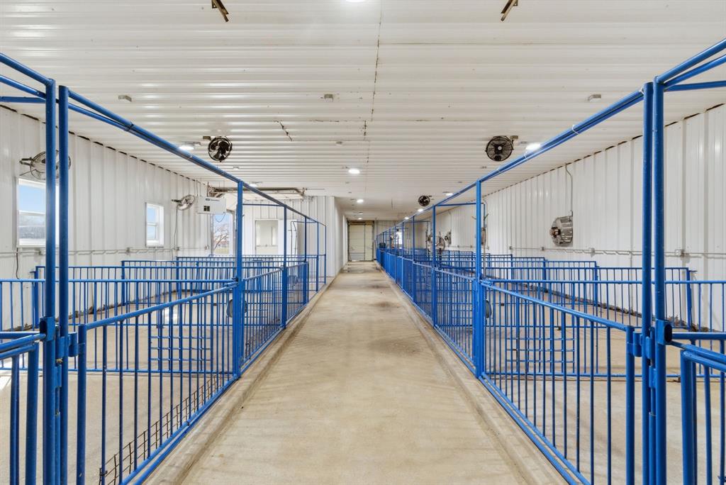 1601 A Stafford Road Weatherford, TX 76088 - Photo 4 of 34 a view of entryway