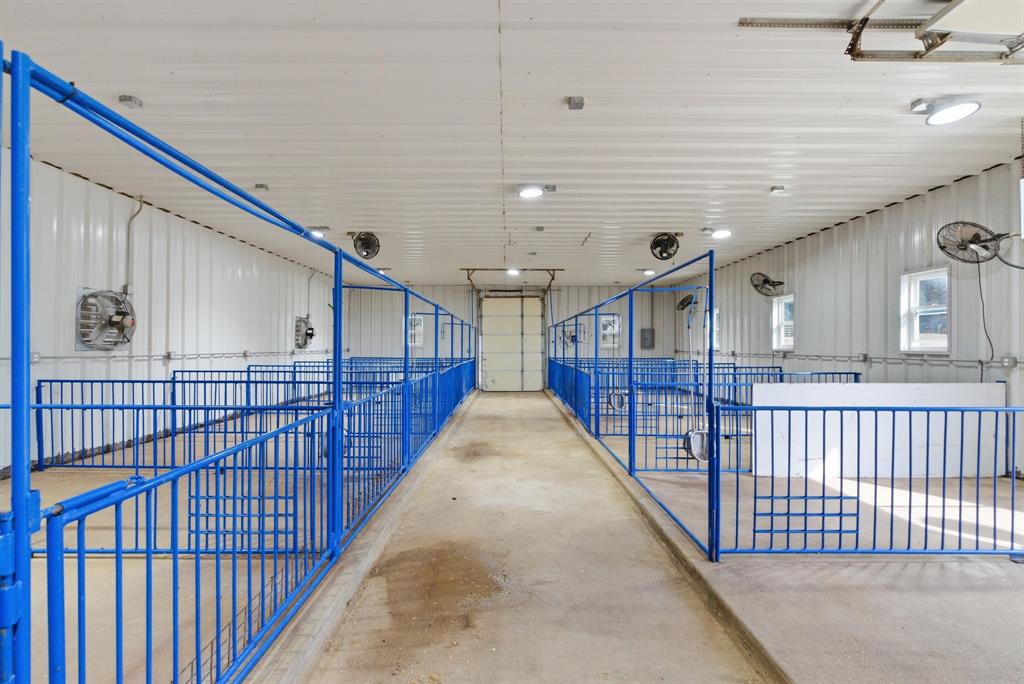1601 A Stafford Road Weatherford, TX 76088 - Photo 5 of 34 a view of entryway