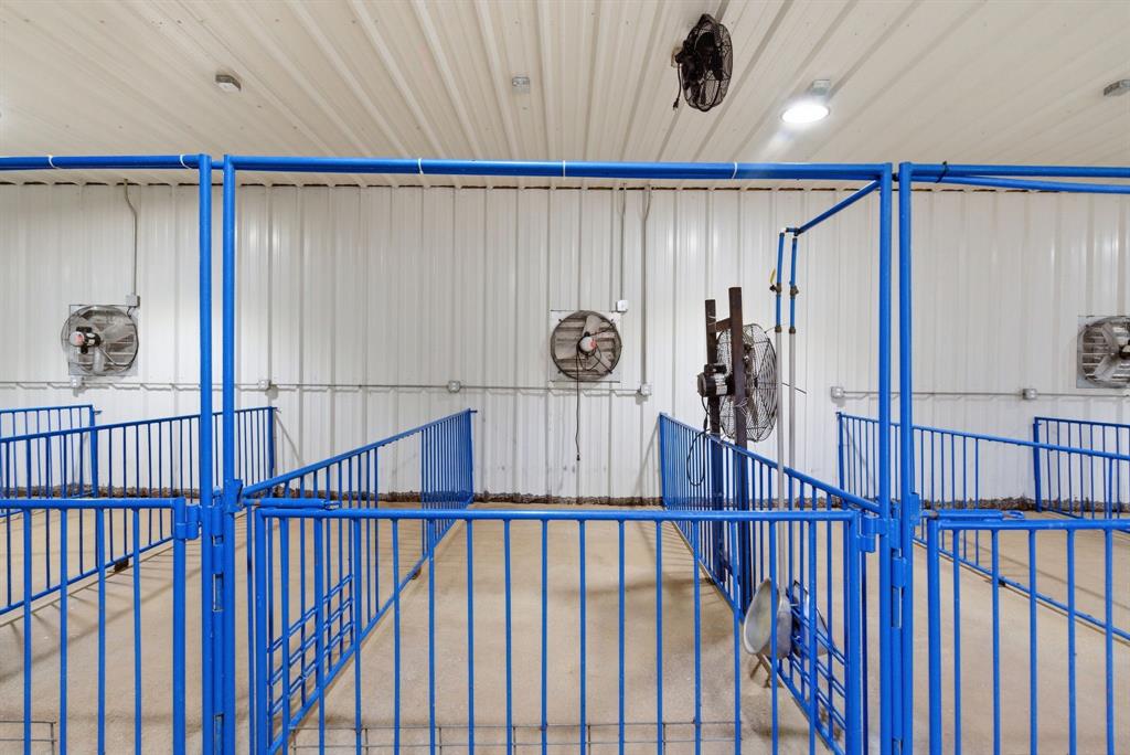1601 A Stafford Road Weatherford, TX 76088 - Photo 8 of 34 a view of entryway with wooden floor