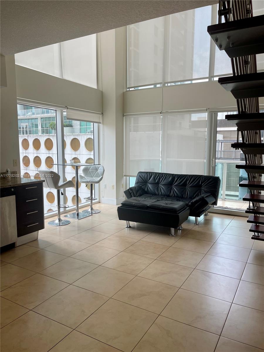 41 Southeast 5th Street, Unit 702 Miami, FL 33131 - Photo 15 of 23