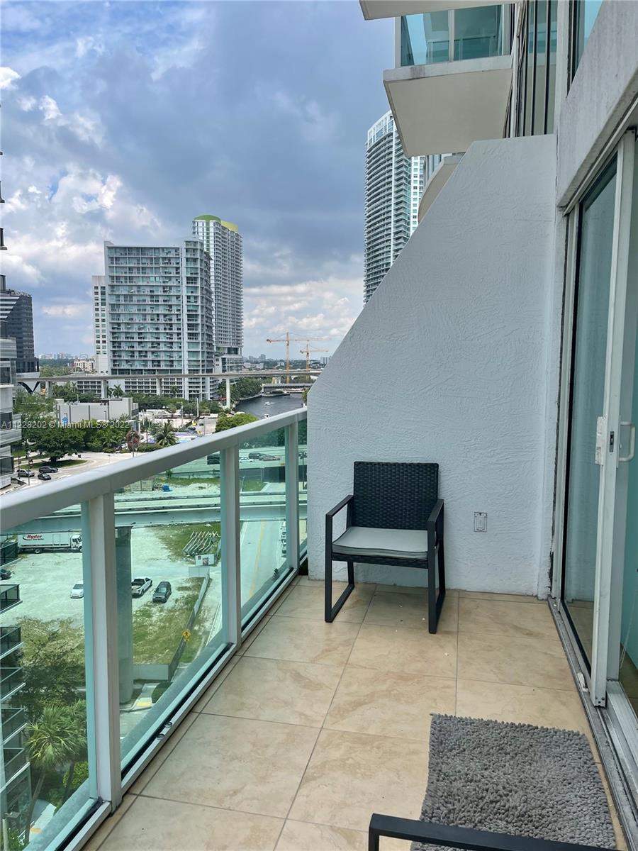 41 Southeast 5th Street, Unit 702 Miami, FL 33131 - Photo 22 of 23