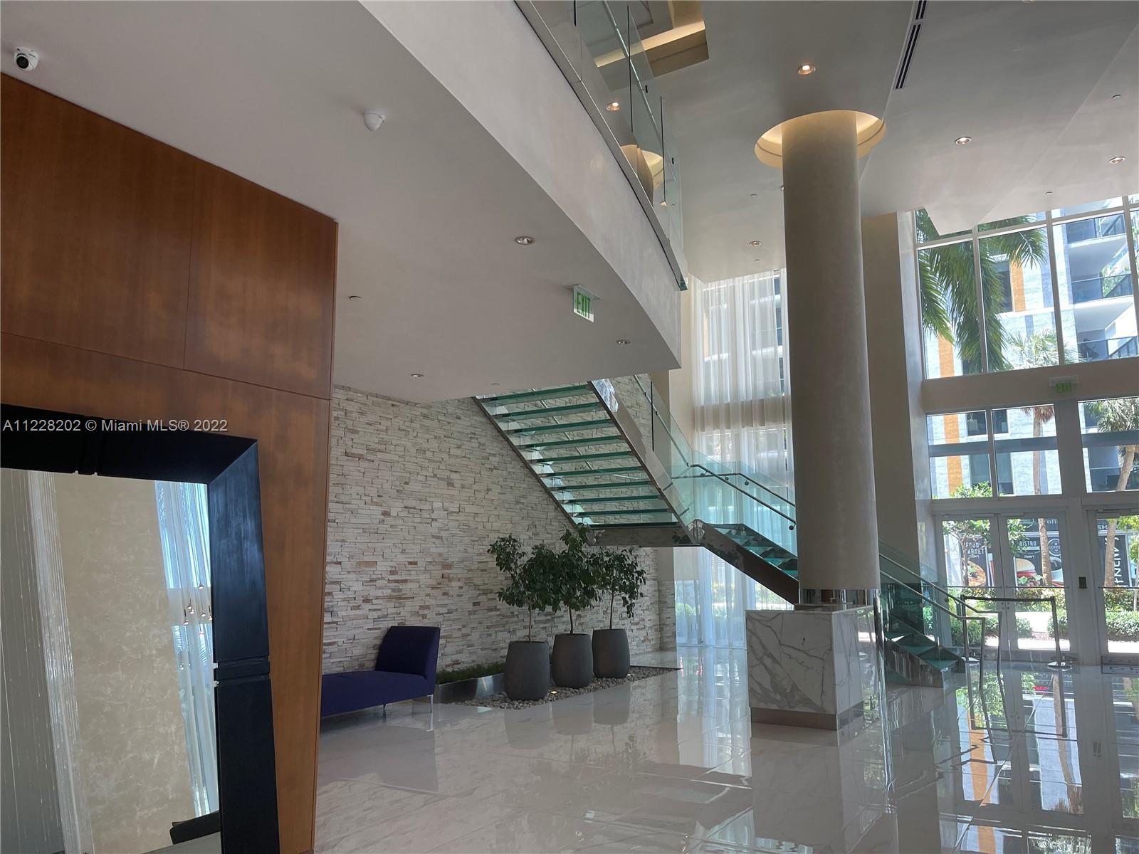 41 Southeast 5th Street, Unit 702 Miami, FL 33131 - Photo 7 of 23