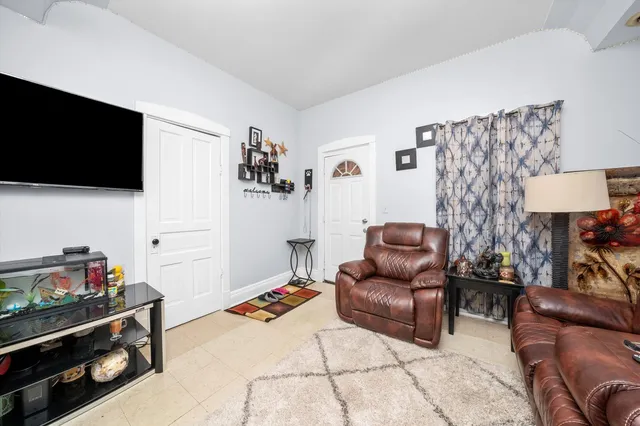 $175,000 | 5525 South Ashland Avenue, Chicago, IL 60636