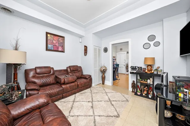 $175,000 | 5525 South Ashland Avenue, Chicago, IL 60636