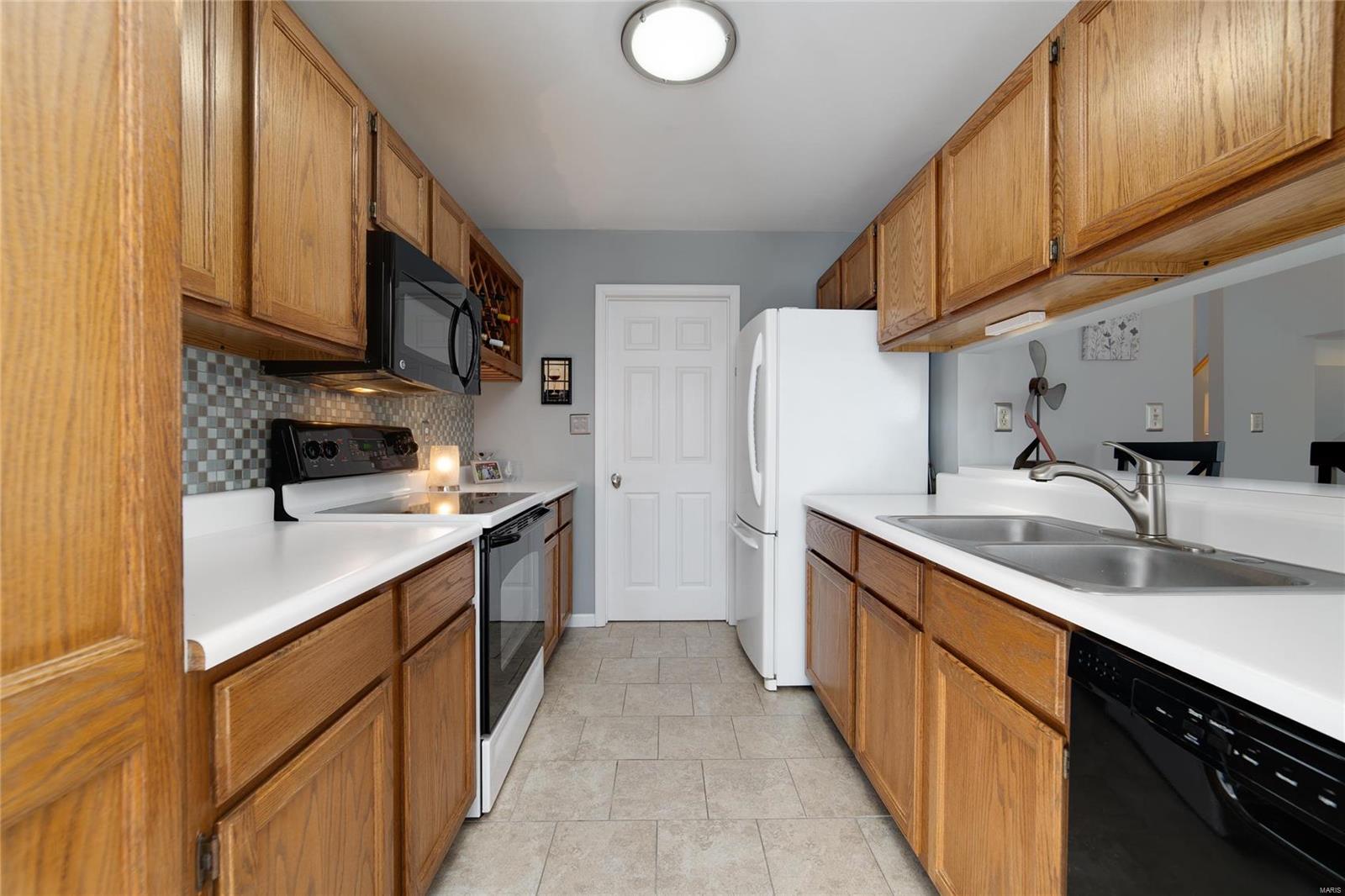 1730 Blue Oak Drive Chesterfield, MO 63017 - Photo 12 of 33