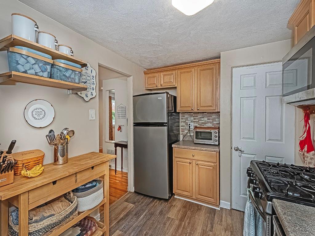 919 Roland Road Pittsburgh, PA 15221 - Photo 12 of 31 Gallery Image 12