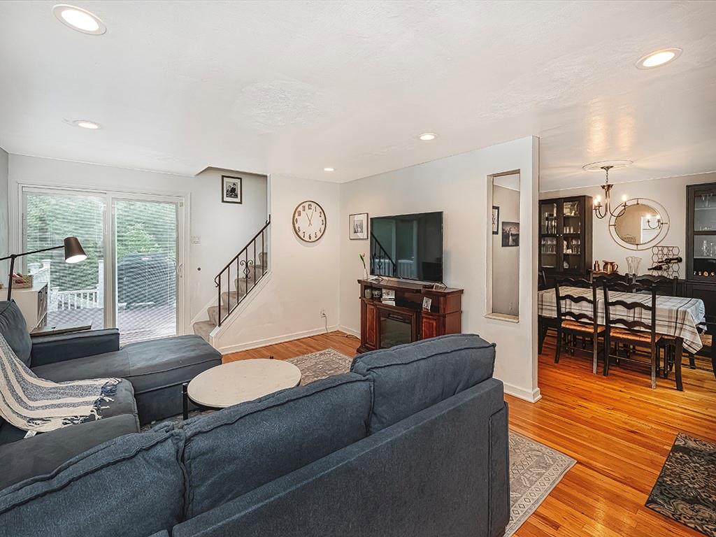 919 Roland Road Pittsburgh, PA 15221 - Photo 7 of 31 Gallery Image 7