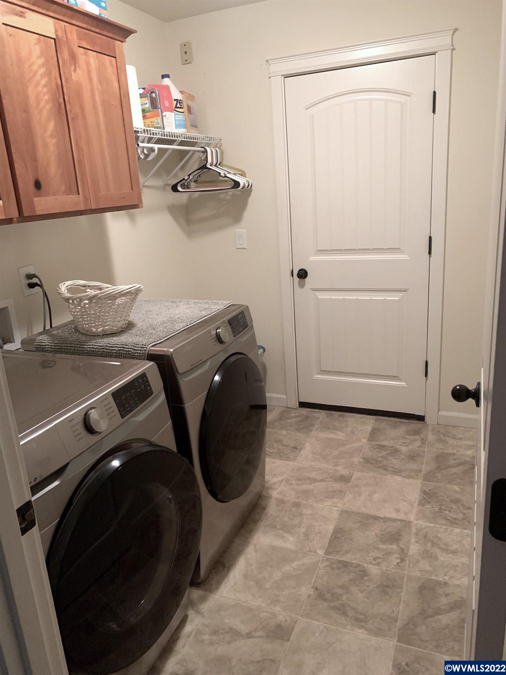 909 Riley Drive Northeast Silverton, OR 97381 - Photo 21 of 22 Gallery Image 21