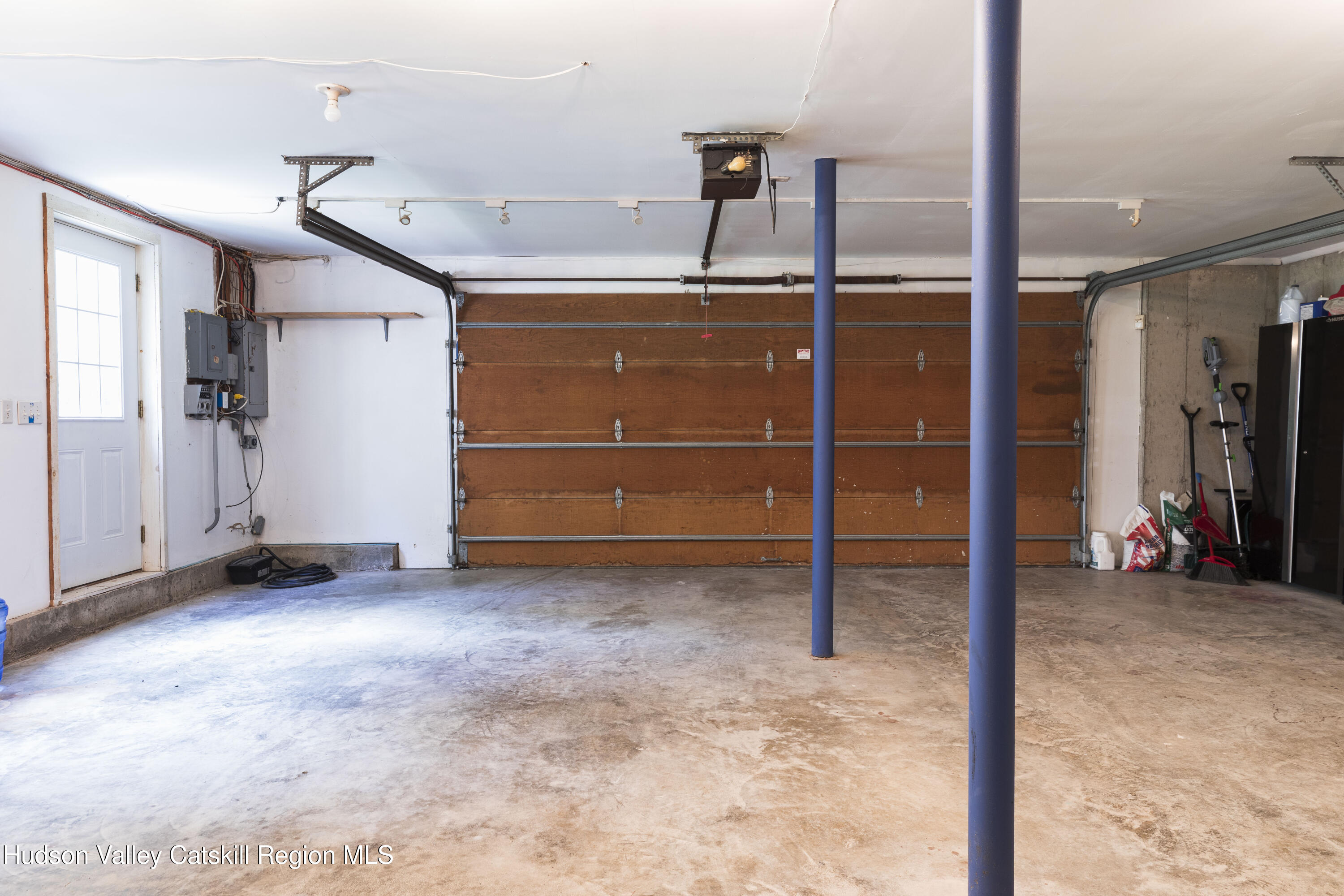 31 Joy Ridge Saugerties, NY 12477 - Photo 24 of 39 a view of a livingroom with closet