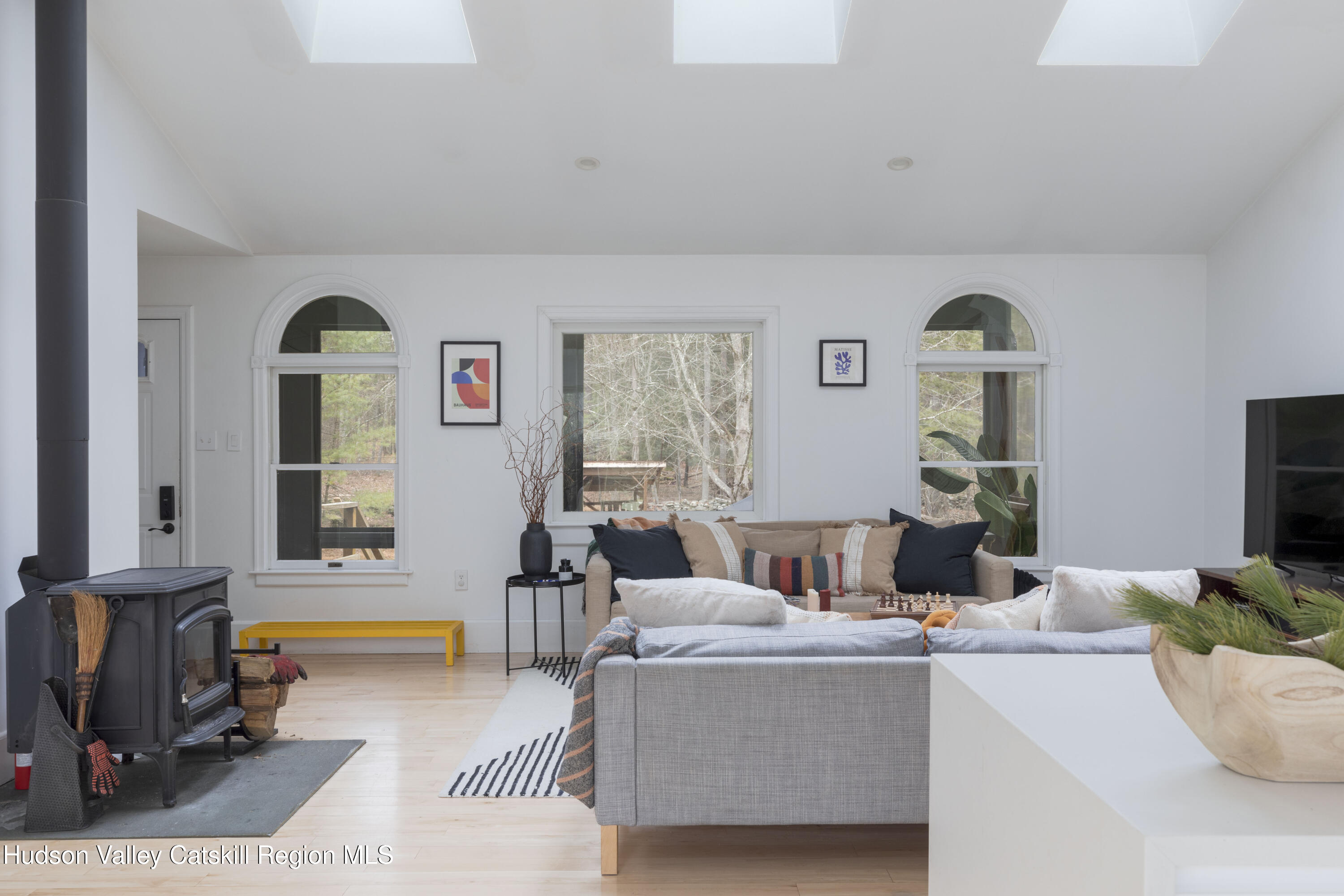 31 Joy Ridge Saugerties, NY 12477 - Photo 5 of 39 a living room with furniture and a flat screen tv