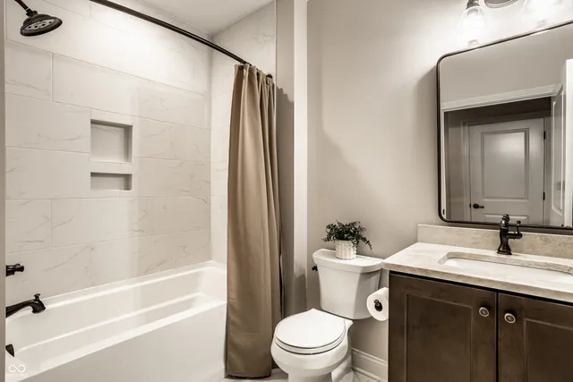 $1,195,000 | 4135 Hartswick Court, Zionsville, IN 46077