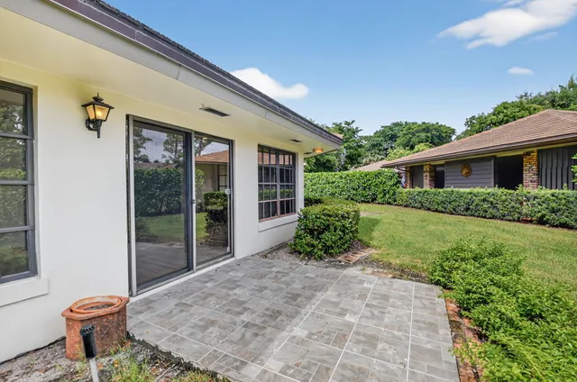 $575,000 | 600 Cypress Key Drive, Atlantis, FL 33462