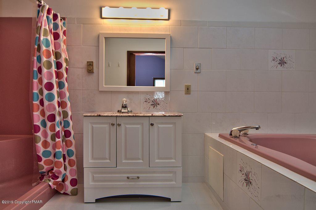 4134 Hickory Road Tobyhanna, PA 18466 - Photo 23 of 37 Master Bath