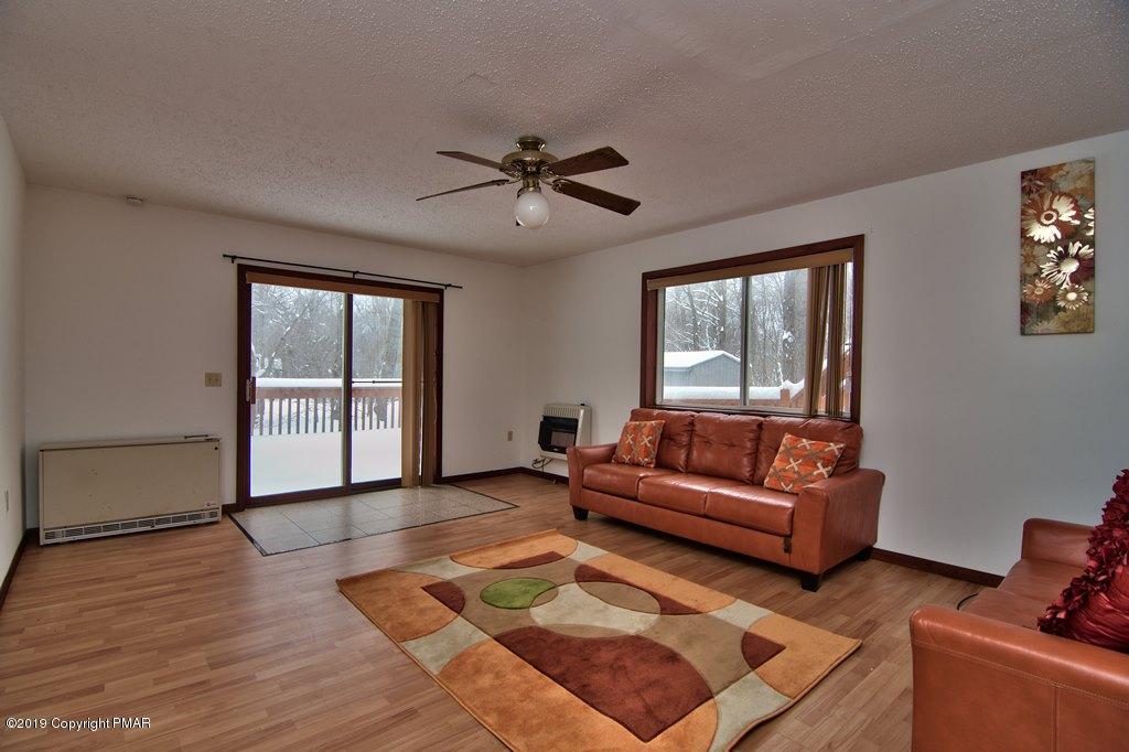 4134 Hickory Road Tobyhanna, PA 18466 - Photo 27 of 37 Family Room